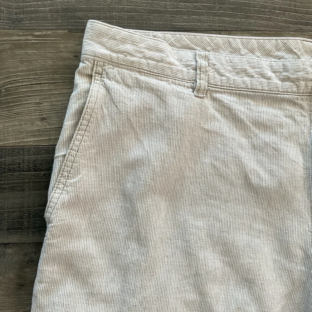 Tommy Bahama 9” Linen Blend Shorts Men’s 40 Tan Micro Striped - Picture 2 of 8